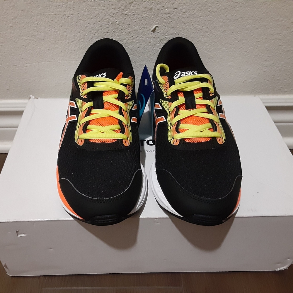 Asics - Picture 2 of 4